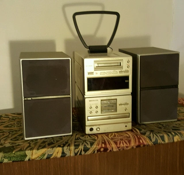 SHARP MINI DISC and CD player hifi sytem MDM5 with speakers £95.00