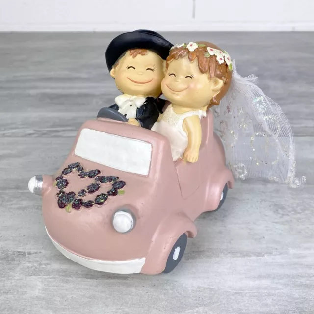 Couple de mariés en résine, cabriolet rose, longueur 13 cm, figurine tirelire vo