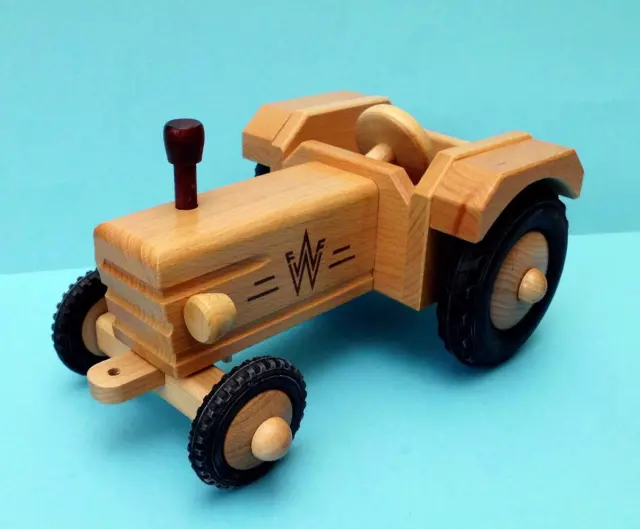 Holzspielzeug Holztraktor und Anhänger Heuwagen von Werdauer 3