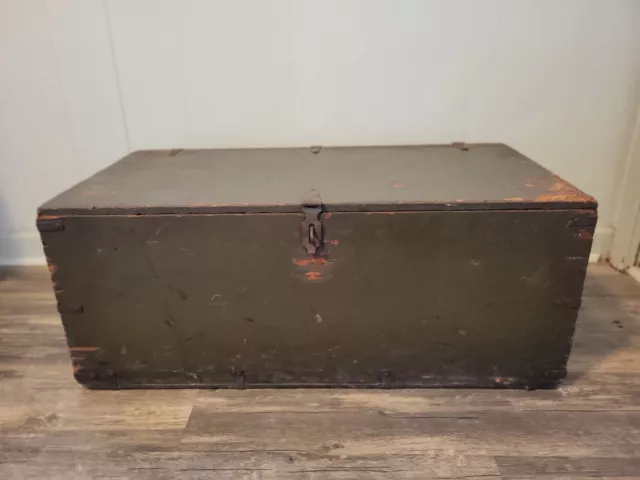 VINTAGE MILITARY ARMY FOOT LOCKER OFFICIAL W/ INSIDE TRAY — Extreme Antique  Hunters