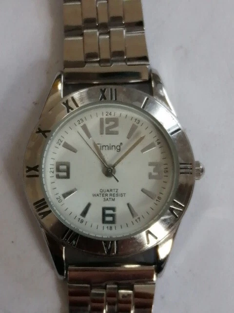 Montre Femme Vintage FMDCT390 — Boîtier Argent 39mm, Cadran Argenté, Pile Neuve Incluse, Occasion