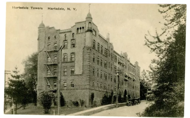 Hartsdale NY - HARTSDALE TOWERS APARTMENT BUILDING - Postcard