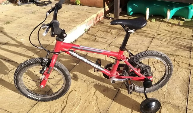 Isla bike stabilisers shop