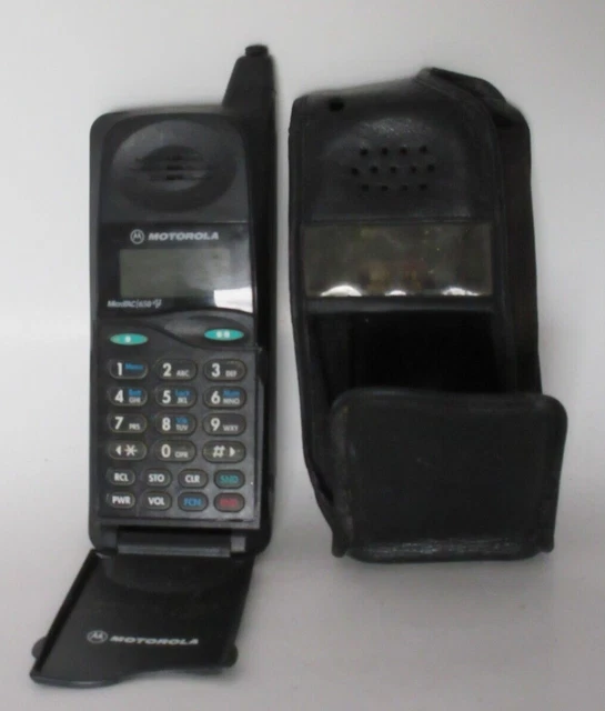 Old Vintage Motorola MicroTac 650 E Flip Phone Cell phone