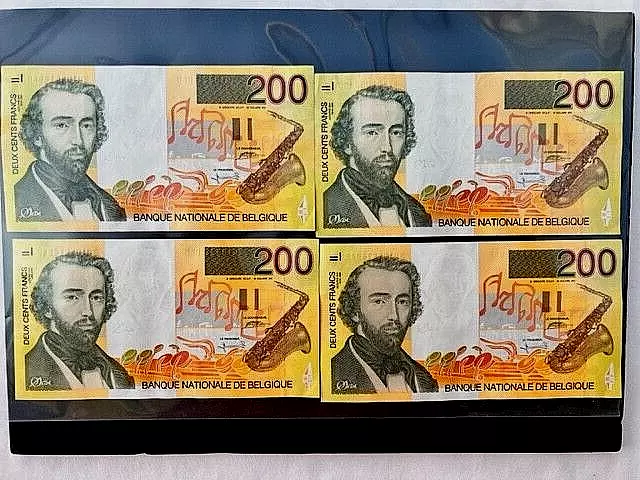 4 x  Belgique Belgium 200 Francs Banknotes 2 Consecutive Serial Numbers