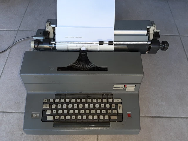 Macchina da scrivere elettrica  Olivetti EDITOR 4C
