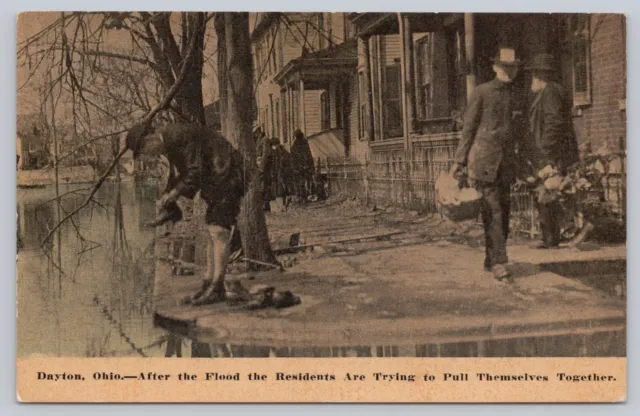 1913 Dayton, Ohio Flood Postcard Residents Pulling Themselves Together