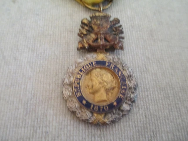 B1CH/03/25(REF21127) MÉDAILLE MILITAIRE guerre de 1914 1918 Elisabeth