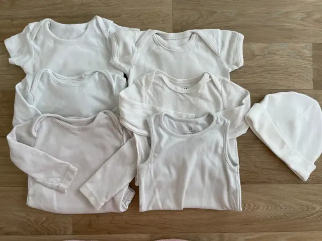 Baby Boy Girl Unisex 3-6 months 6 Bodysuits & 1 Hat All White Bundle