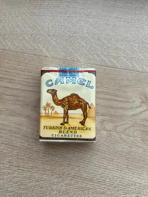 Ancien Paquet de cigarettes de collection Camel souple , neuf sous blister .