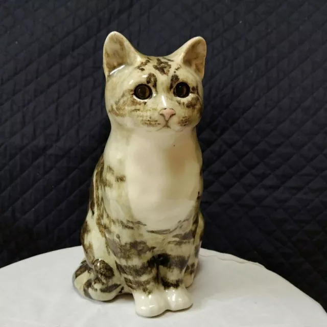 Winstanley Cat Figurine Size 4 White Silver Tabby Kensington