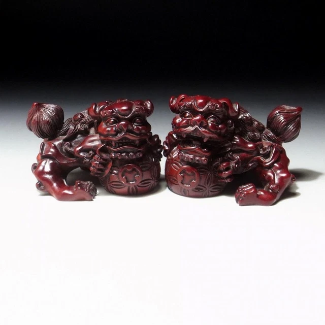 $YE77: Pair of Vintage Japanese Figurines, Fu lion, Fu dog