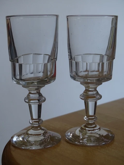 2 Verres Anciens De Dinette De Poupée - Marque Portieux - Hauteur 3,8 Cm - Occasion