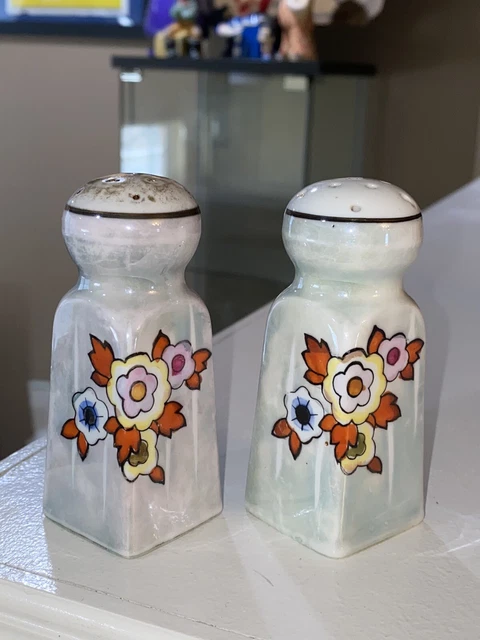 Vintage Hand Painted Floral Ceramic Salt And Pepper Shakers Made In Japan