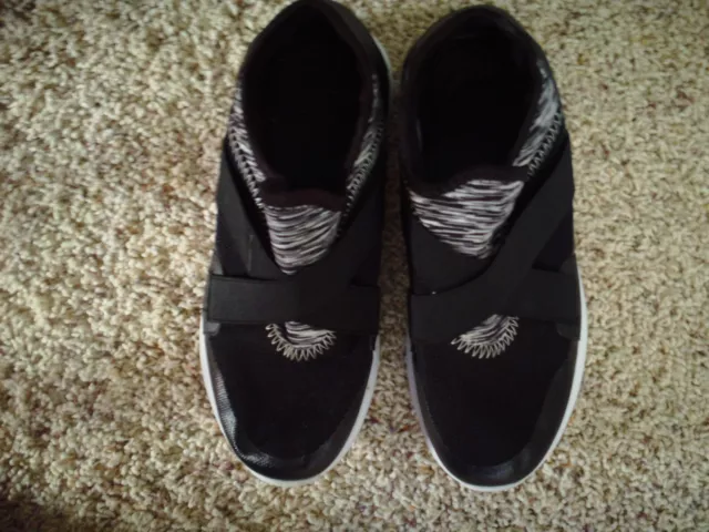 womans slip on shoes size 8 - fit like  size 7