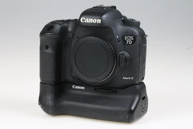 CANON EOS 7D Mark II mit Zubehörpaket - SNr: 023021001721