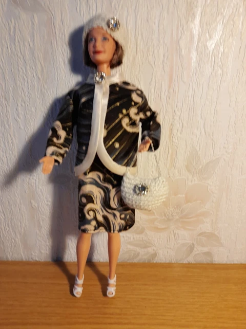 Poupée Barbie Collection – Tailleur 5 – Mattel – Exemplaire Unique Avec Vêtements