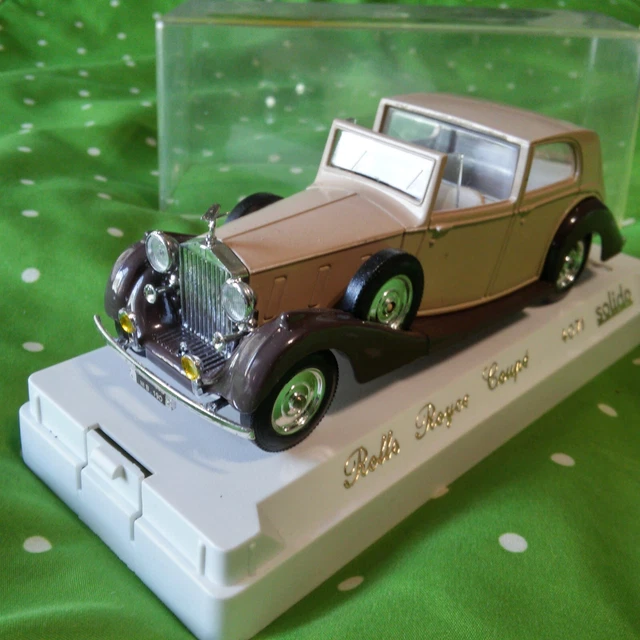 VINTAGE SOLIDO ROLLS Royce 1939 Phantom III with some added detail 14.