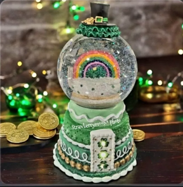 St Patricks Day Light up Gingerbread Tier Cake Rainbow Lucky Shamrock Snowglobe