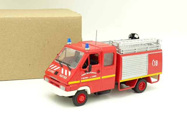 Renault B120 double cabine plateau Pompiers ELIGOR/LBS