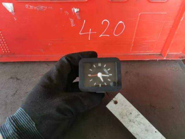 Original Ford Sierra 1 MK I Uhr Zeituhr 83BB15000B1B