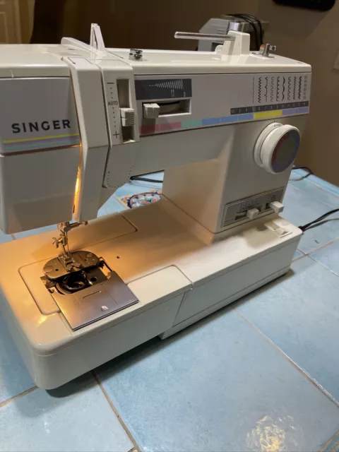 Singer Sewing Machine Model 9110 Ships Free READ