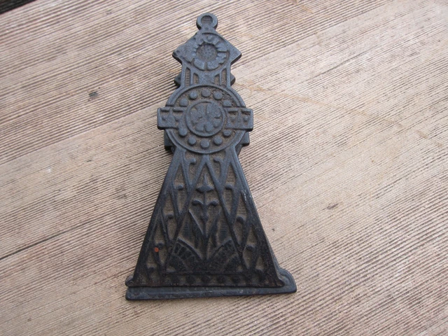 ANTIQUE VICTORIAN CLIP Desk PAPER LETTER HOLDER Wall Solid Cast IRON Early 1900s