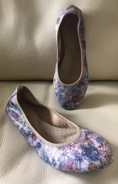 Hush Puppies Womens Chaste Ballet Flats Floral Size 7