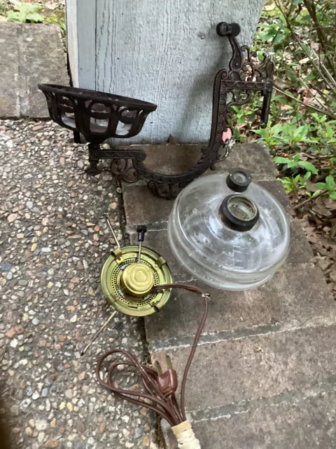 Vintage Cast Iron Wall Sconce Oil Lamp Holder with Oil Lamp