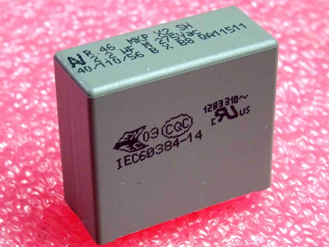 Lotto 2 Condensatori Assiali BC Components 2200&micro;F 40V/85&deg;C - 25V/125&deg;C 18x30mm