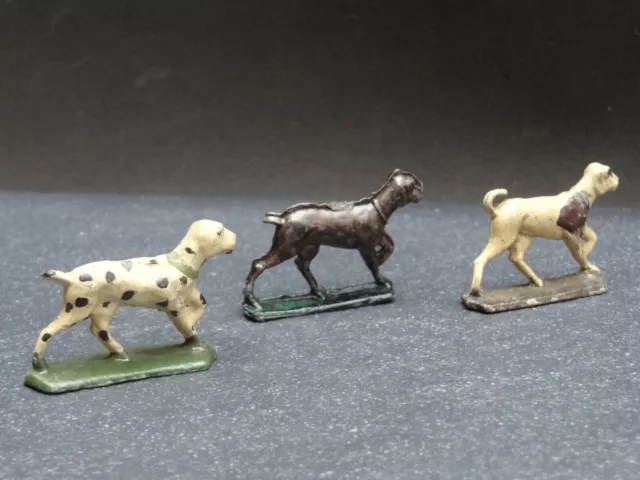 3x alte Zinn Blei Figur Figuren Jagdhunde Jagd Wald Jäger Förster Hund Beagle