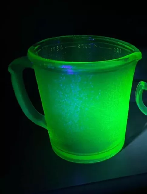 Vintage Hazel Atlas Uranium Glass Four 4 Cup Measuring Cup Green Glows