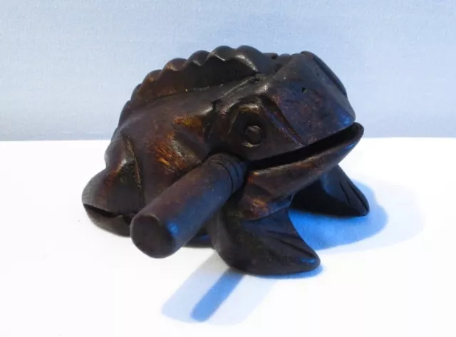 Grenouille musicale sculpté en bois de Suar - N°2 - Croaking Wooden Frog