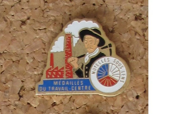 pin's lapel pins Football PSG Paris st Germain Numéroté 0194 (+ en