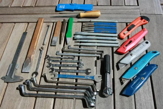 Werkzeug Konvolut - Maulschlüssel - Ratsche - Cutter - Meißel - Schieblehre