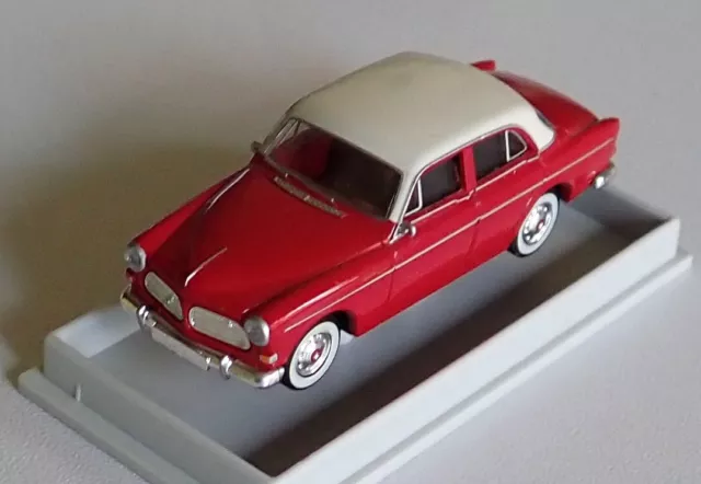 Brekina  29240  Volvo Amazon Limousine zweifarbig