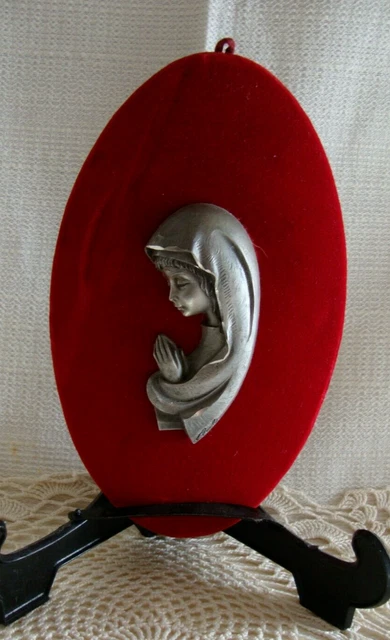 Figurine Jeune Fille En étain D'art Sur Velours Rouge - Dart - France