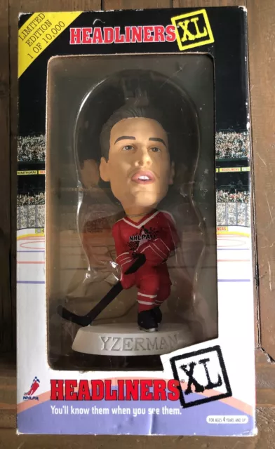 1998 NHLPA Headliners XL Steve Yzerman Detroit Red Wings Limited Edition 10,000 1998 NHLPA Headliners XL Steve Yzerman Detroit Red Wings Limited Edition 10,000