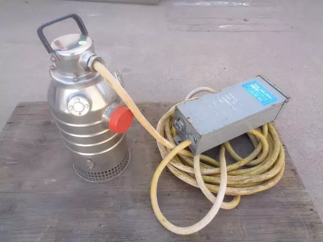 Flygt Stainless Steel Submersible Pump 3.7HP 2060.390 W/ Control Box 4.802 Paco