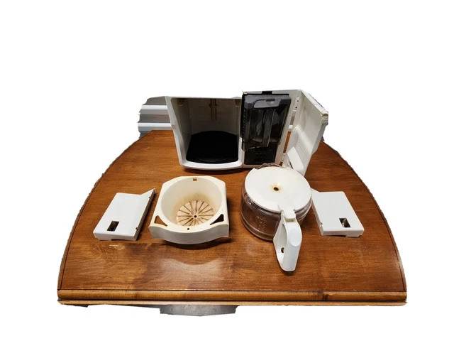 BLACK DECKER Spacemaker Under Cabinet Coffee Maker ODC325