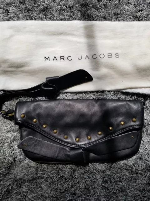 MARC JACOBS Black Tan Color Block Leather Clutch – Sui Generis Designer  Consignment