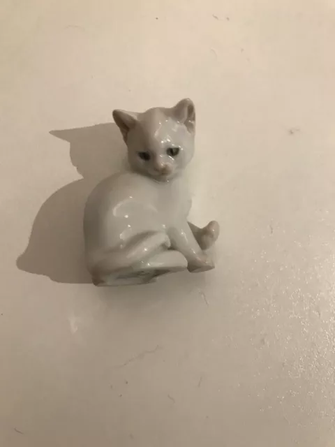 Rosenthal Bavaria Cat Kitten Figurine, Vintage collectible