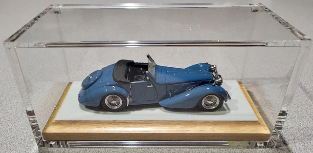 Heco Miniatures Ettore Bugatti à Cheval – Collection 1/18 En Résine Blanche