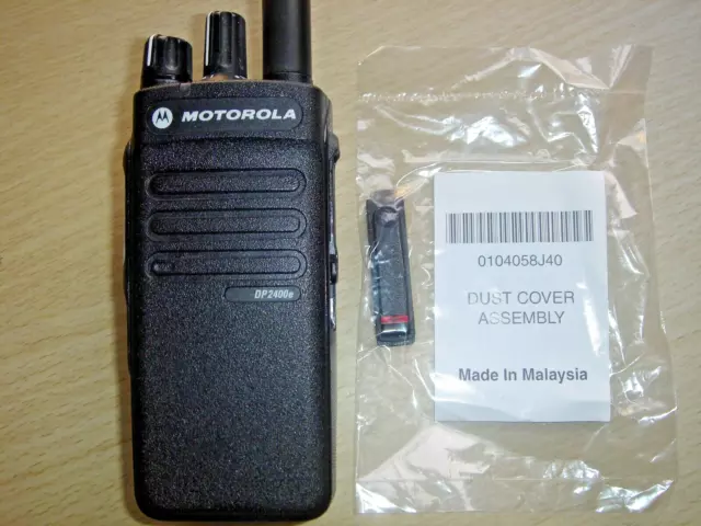 Motorola DP2400e UHF 403-527MHz DMR Digital in NEW housing c/w batt/antenna #2