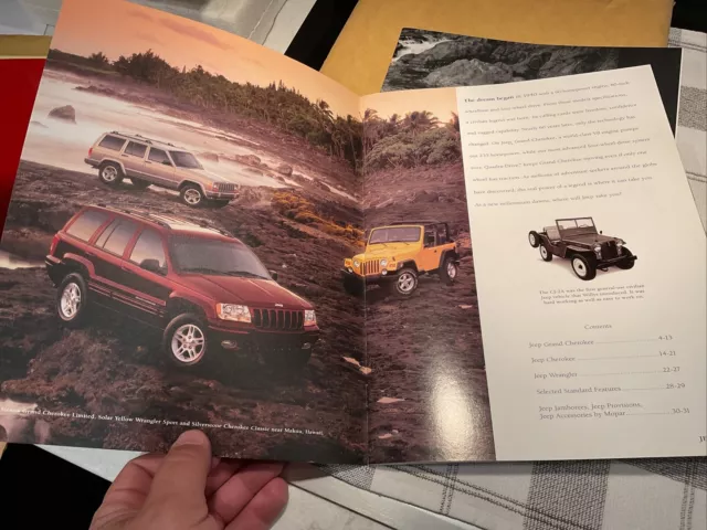 2000 Jeep 32-page Sales Brochure Catalog - Wrangler Grand Cherokee Limited 3