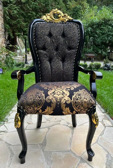 Casa Padrino Luxus Barock Esszimmer Stuhl mit Armlehnen Schwarz / Gold - Sessel