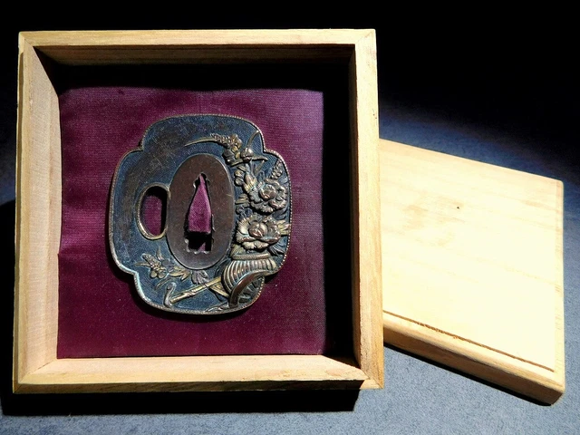 MinoSchool Flower KINKO TSUBA in Box Japan Edo original tsuba sword antique