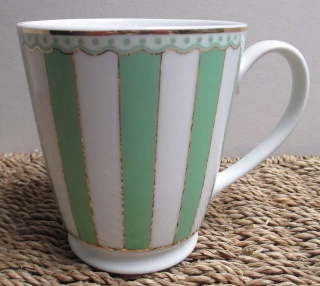 Gorgeous NORITAKE Carnivale Mug - Apple Green #M252. Fine porcelain. Like New