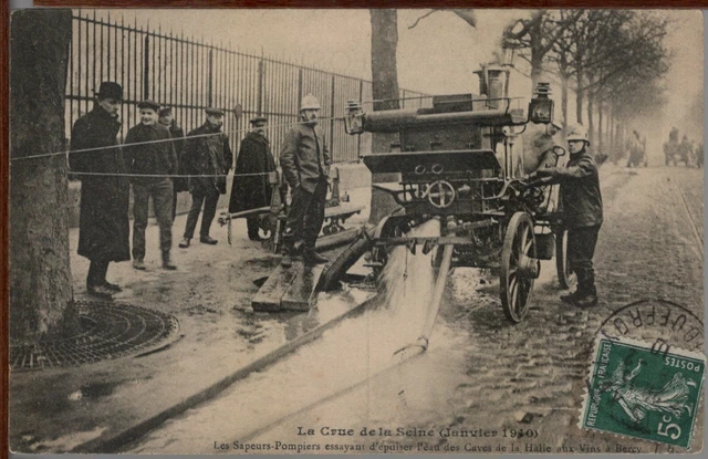 CPA - 75-PARIS - Crue de la Seine Firefighters Caves de la Halle aux Vins à Bercy