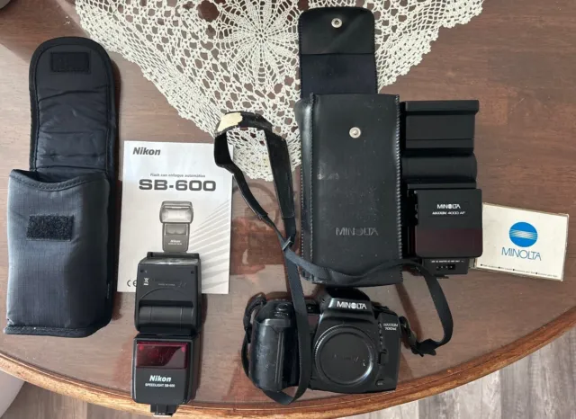 Minolta Maxxum 700si camera With 4000 flash + Nikon Speedlight SB-600 Flash